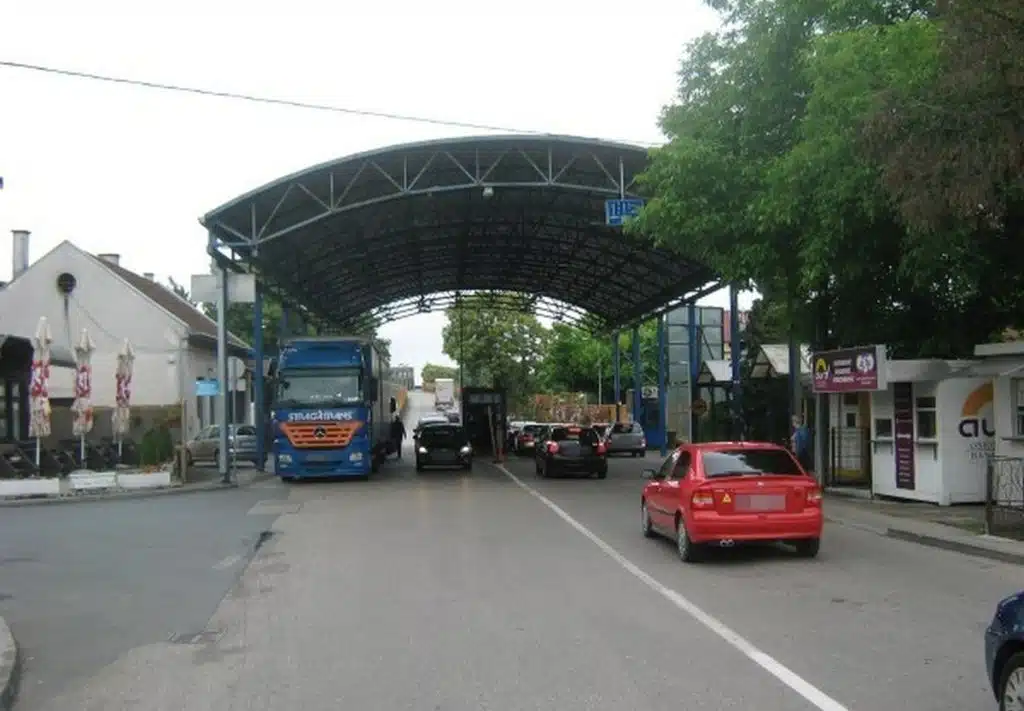 GPBiH: Spriječeno švercanje 33 stranačkih građana