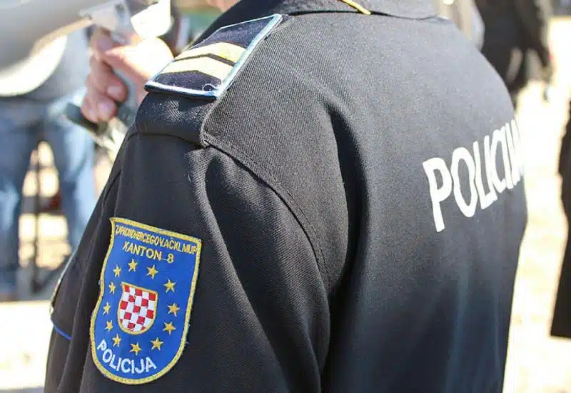 Unutarnja istraga protiv četiri policajca zbog premlaćivanja mladića u Širokom Brijegu
