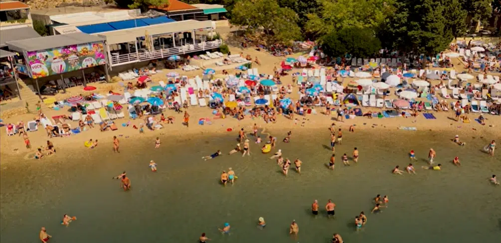 Završnica glavne turističke sezone: U Neumu veliki broj turista (VIDEO)