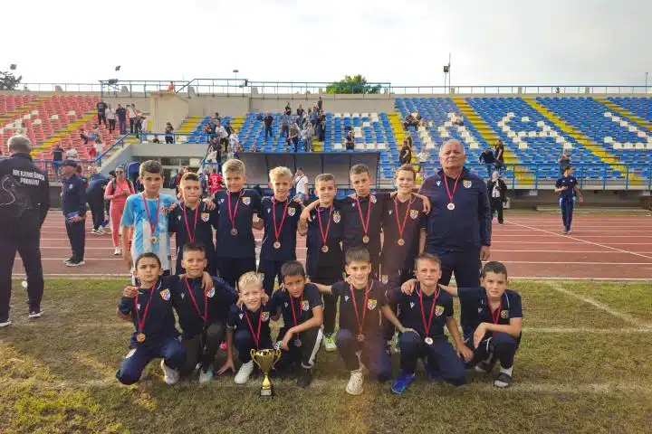 Nogometaši iz Posušja (U-10) osvojili treće mjesto na turniru u Makarskoj