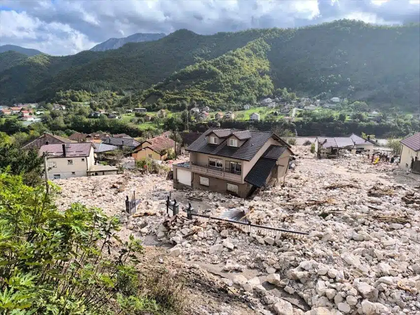 Crveni križ općine Neum organizira pomoć za područja pogođena poplavama