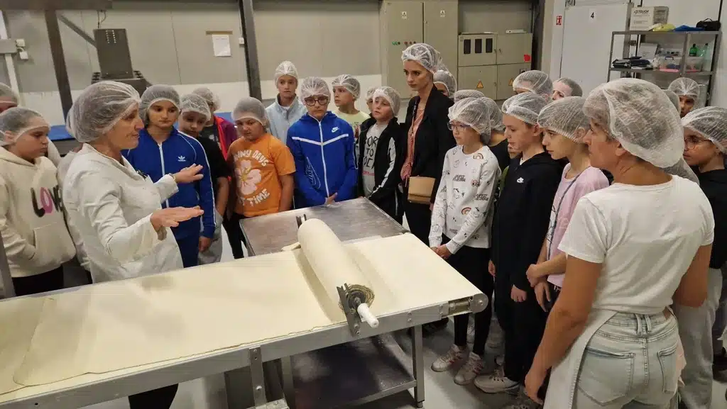 FOTO | Djeca obilježila Dane kruha posjetom Mlinima i učili o pecivima