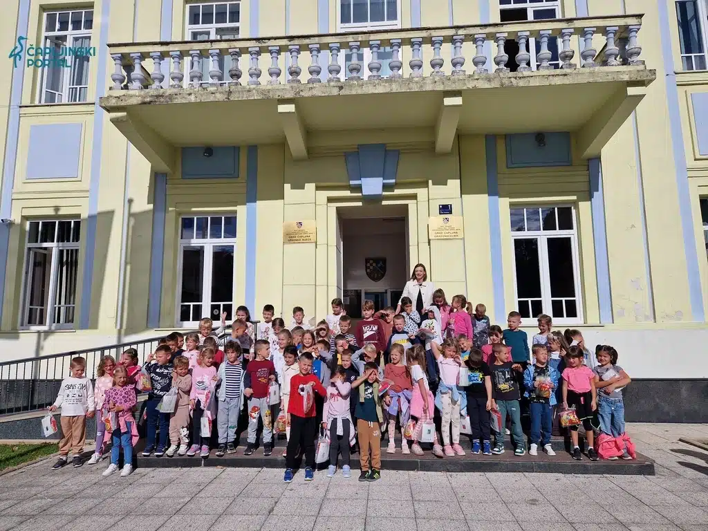 FOTO | Posjet mališana iz Dječjeg vrtića Gradskoj upravi i susret sa gradonačelnikom