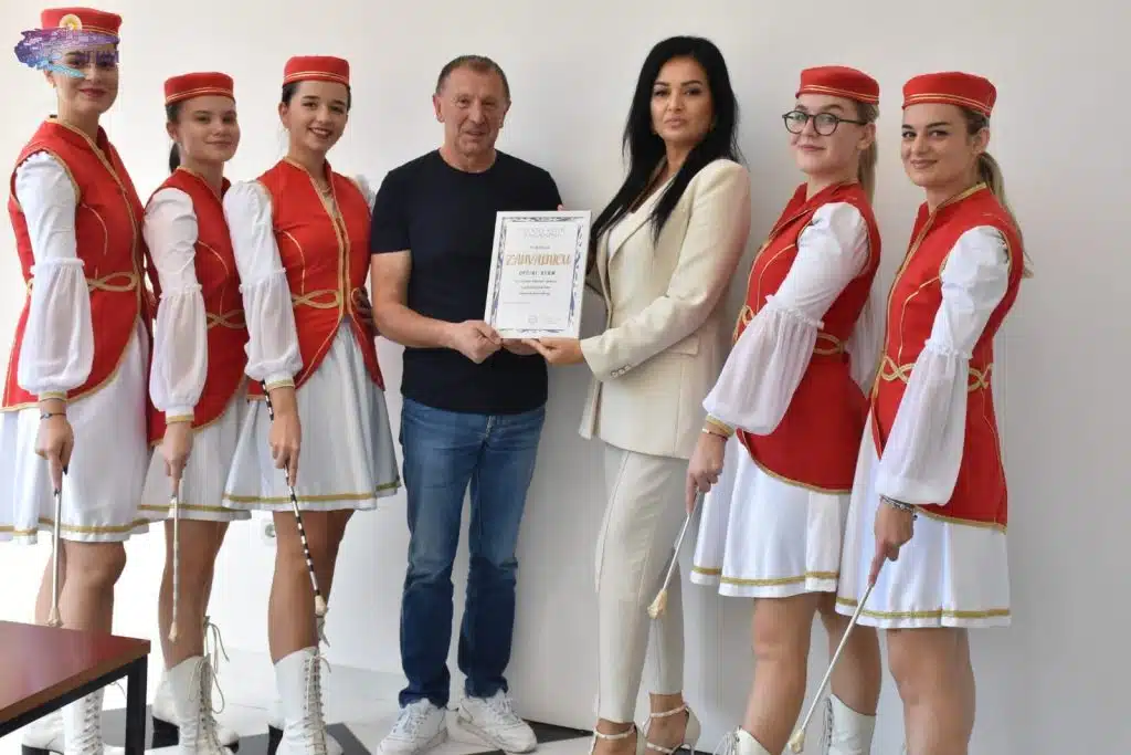 FOTOGRAFIJA: Prva generacija Neumskih mažoretkinja završava svoju profesionalnu karijeru