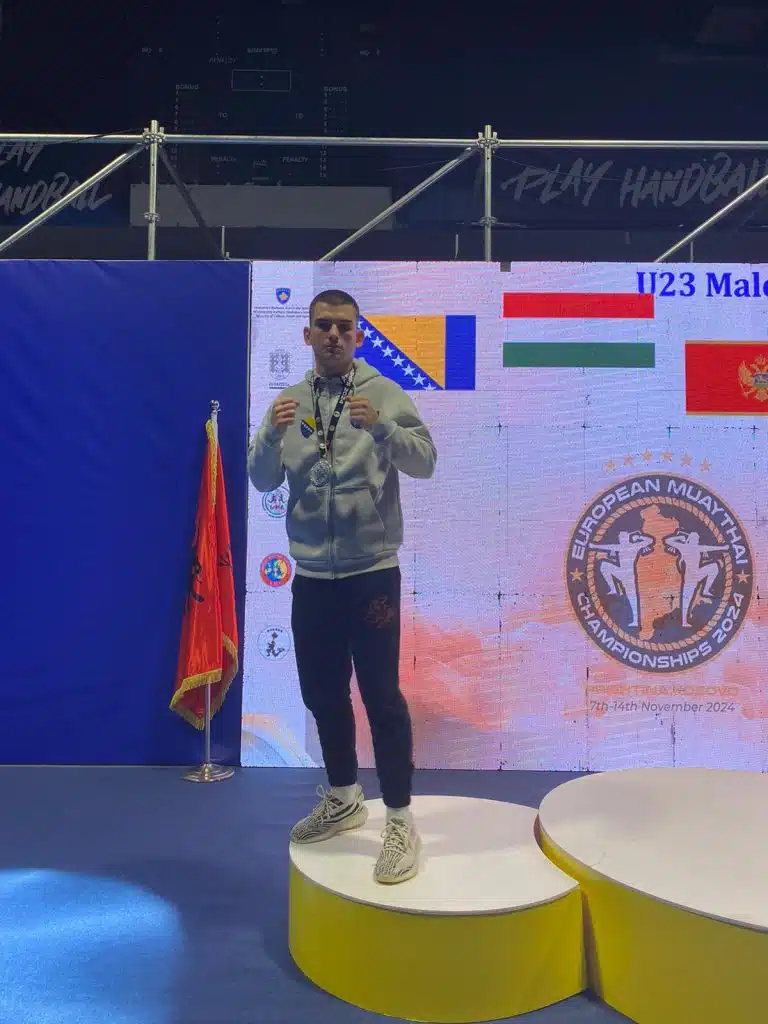 Ivan Miloš osvojio je srebro na Europskom Muay Thai prvenstvu u Prištini