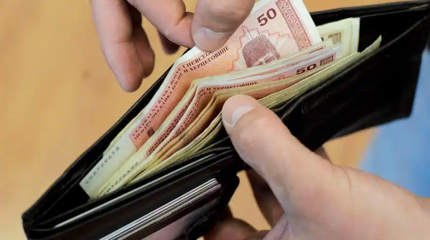 Male plaće su problem broj jedan