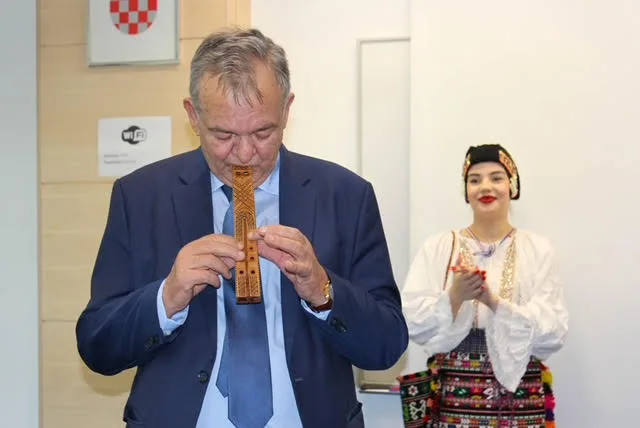 PROF. DR. SC. MARKO DRAGIĆ: Od Poljane na Makljenu do profesora emeritusa na Filozofskom fakultetu Sveučilišta u Splitu