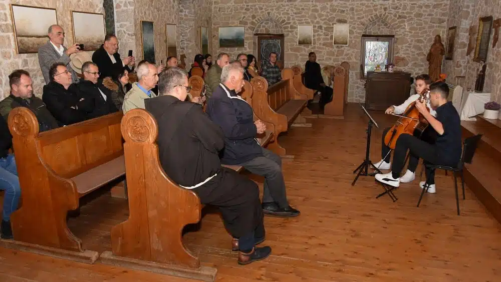 Počela kulturno-duhovna manifestacija „Božićni susret s Maticom u Brotnju“