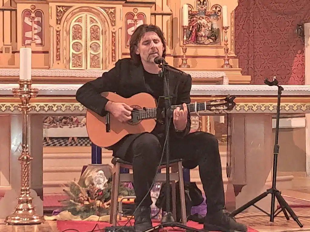 VIDEO / Stijepo Gleđ Markos održao duhovni koncert u prepunoj goričkoj crkvi u Livnu