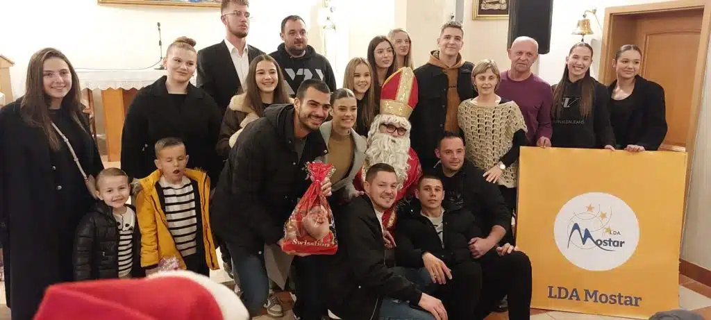 Članovi HKUD sv. Marko Vionica malim gestama izmamili osmijehe