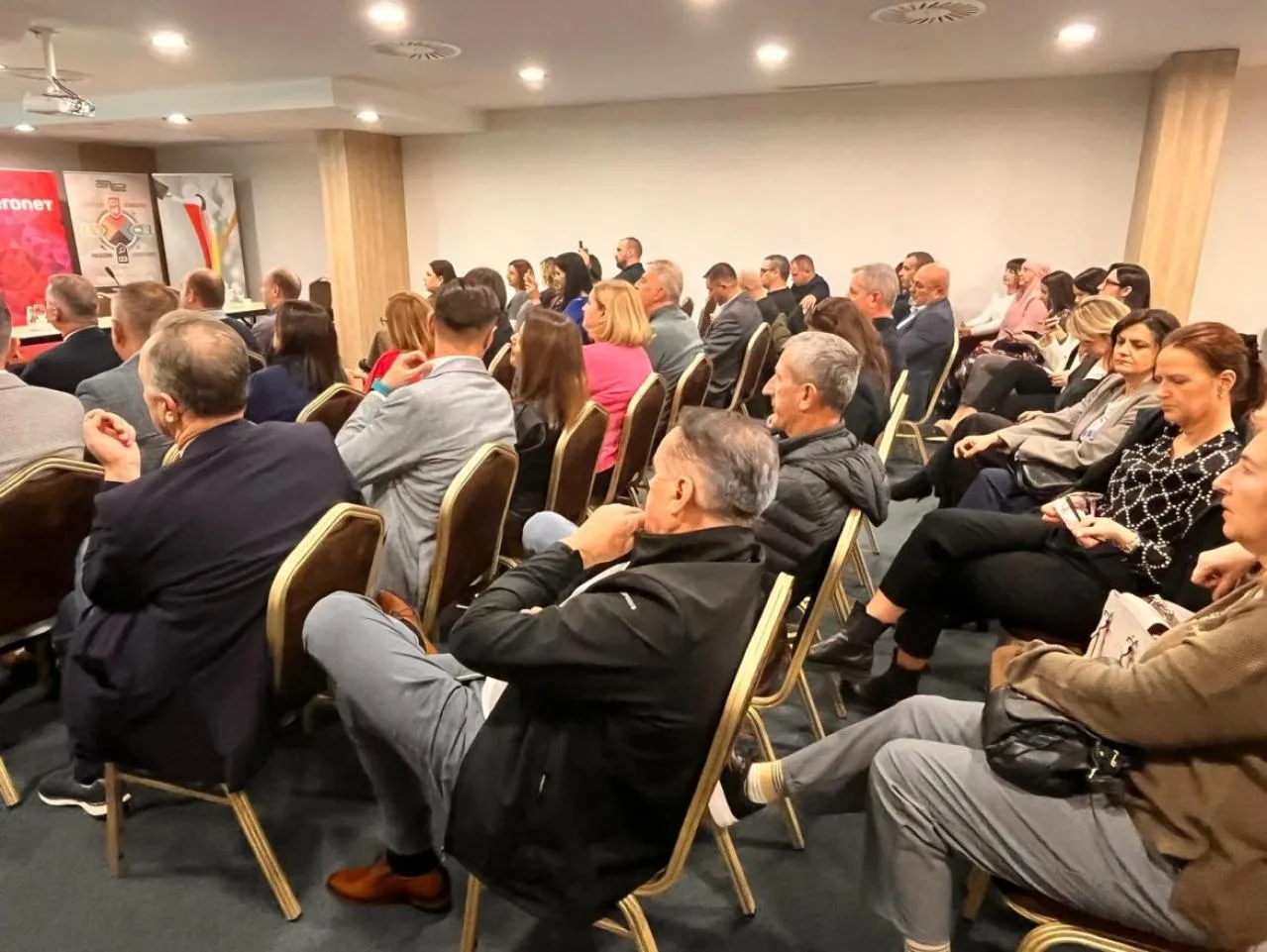 FOTO | U Neumu održana konferencija o izazovima i rješenjima u upravljanju otpadom