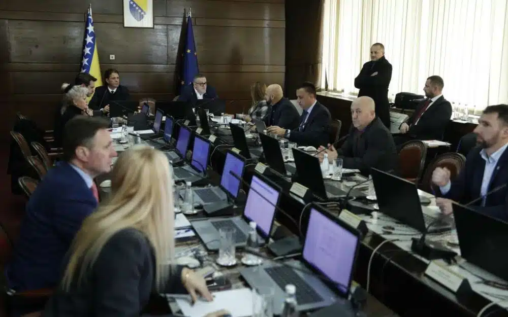 Federalna vlada usvojila odluku: Minimalna plaća u FBiH 1.000 KM