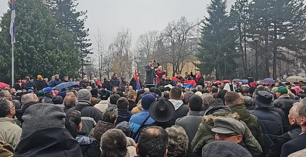 Protest ispred Narodne skupštine RS
