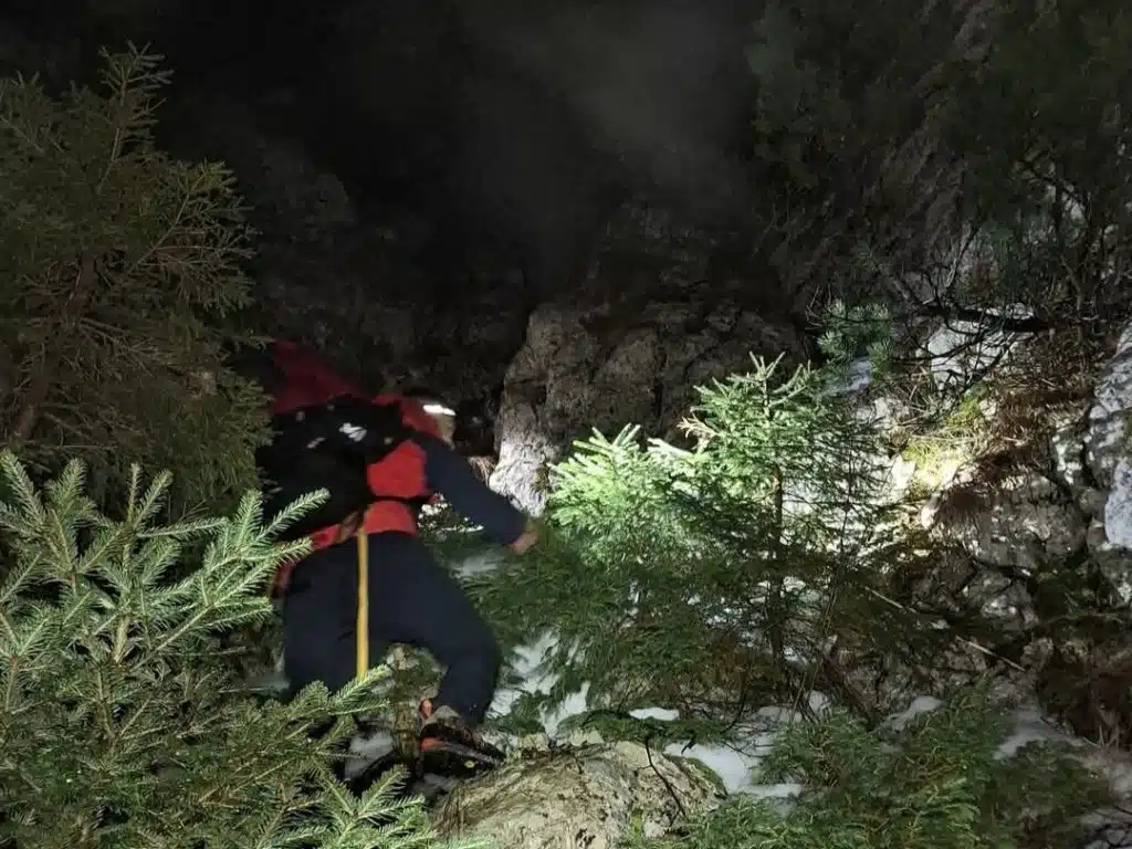 GSS s Čvrsnice spasio dva unesrećena planinara
