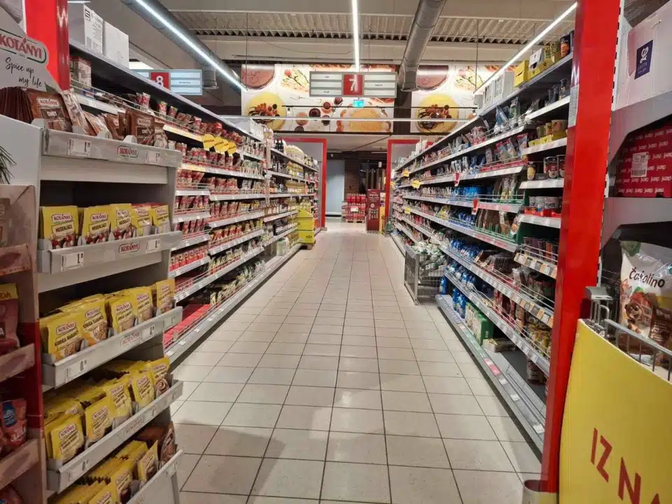 Porezna objavila nove podatke. Hrvati brutalno srušili promet trgovina
