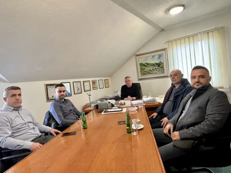 Premijer Vukadin i predsjednik Skupštine HBŽ Ćosić održali sastanak s članovima Uprave ŠGD Hercegbosanske šume d.o.o. Kupres