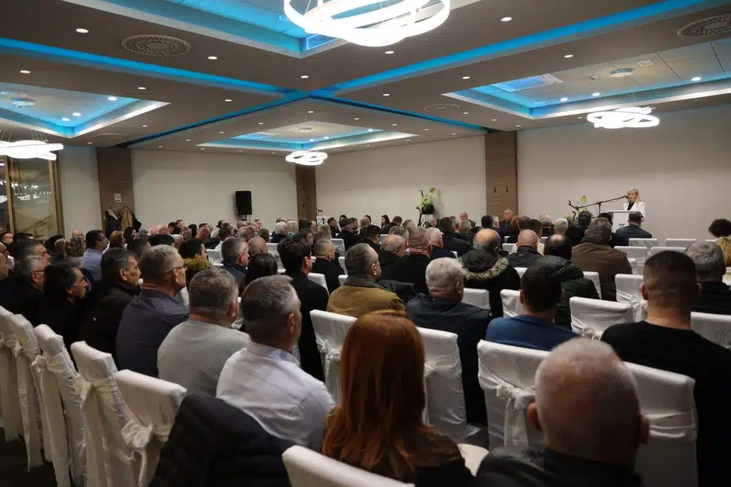 Dan grada:Predstavljena knjiga Valentina Ćorića„In vino libertas – Autobiografski zapisi iz Haaga“