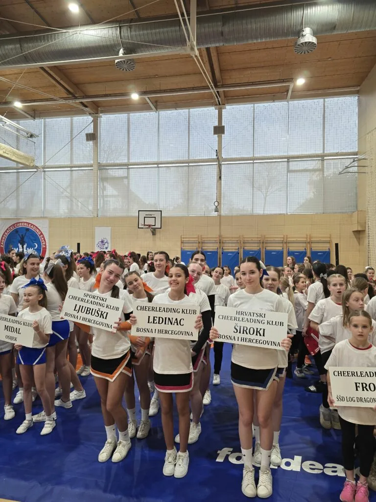 Brončana medalja za cheerleadersice Ljubuškog, odlični rezultati karatista u Ivanić Gradu, pobjeda košarkaša u Mostaru