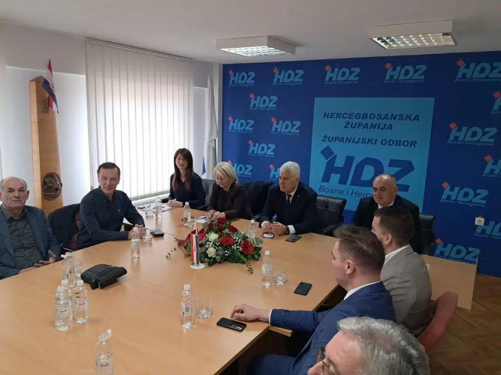 FOTO / Borjana i Dragan na sastanku s Predsjedništvom ŽO HDZ-a BiH