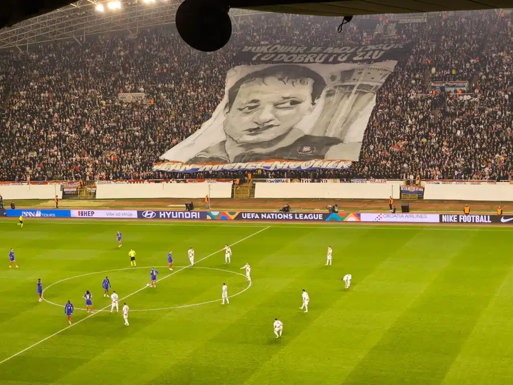Na Poljudu razvijena prekrasna koreografija u čast vukovarskog heroja Jean – Michela Nicoliera iz Francuske (foto/video)