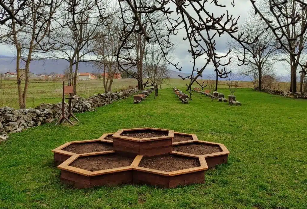 Livno: Braća Hrga otvaraju prvi pčelarski park u BiH