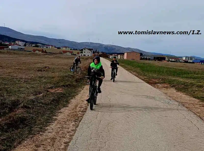 DOBRO vam umjereno oblačno jutro iz Tomislavgrada!