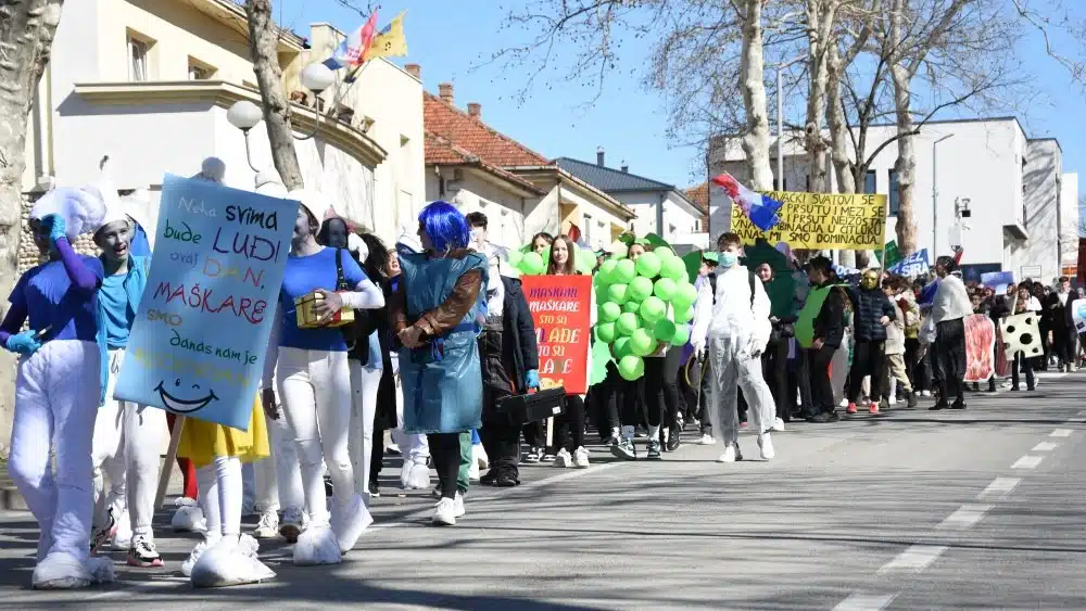 Karneval u Brotnju: Maškare donijele radost i veselje u središte Čitluka