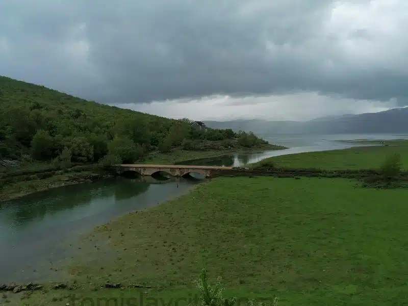 Oglas o izlaganju na javni uvid podataka izmjere i katastarskog klasiranja zemljišta za katastarske općine Prisoje, Grabovica i Korita