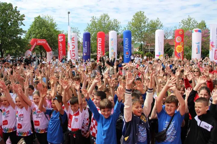 Započelo Posuško lito 2025.: Nekoliko stotina mališana uživalo u Sportskim igrama mladih