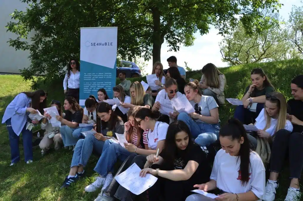 FOTO | Građanska znanost u akciji: Srednjoškolci u Hutovu blatu učili o tehnikama praćenja bioraznolikosti
