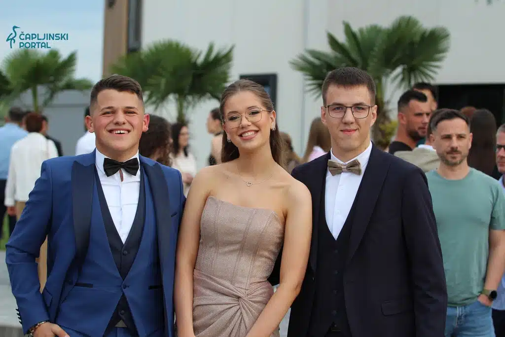 FOTO 2 | Još jedna galerija maturale: Čapljinski maturanti – najljepši maturanti!
