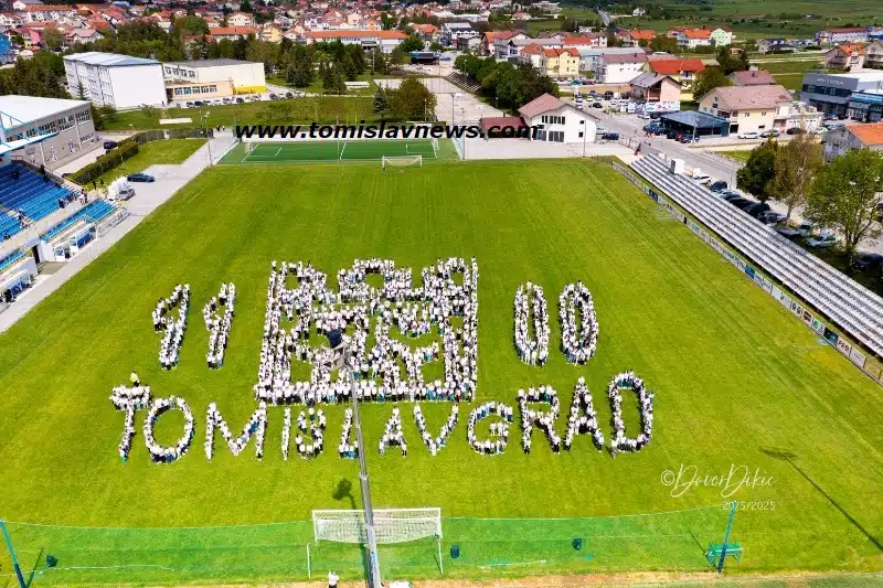 FOTO/VIDEO: DANAS je na Gradskom stadionu u Tomislavgradu Šime Strikoman snimio Milenijsku fotografiju!