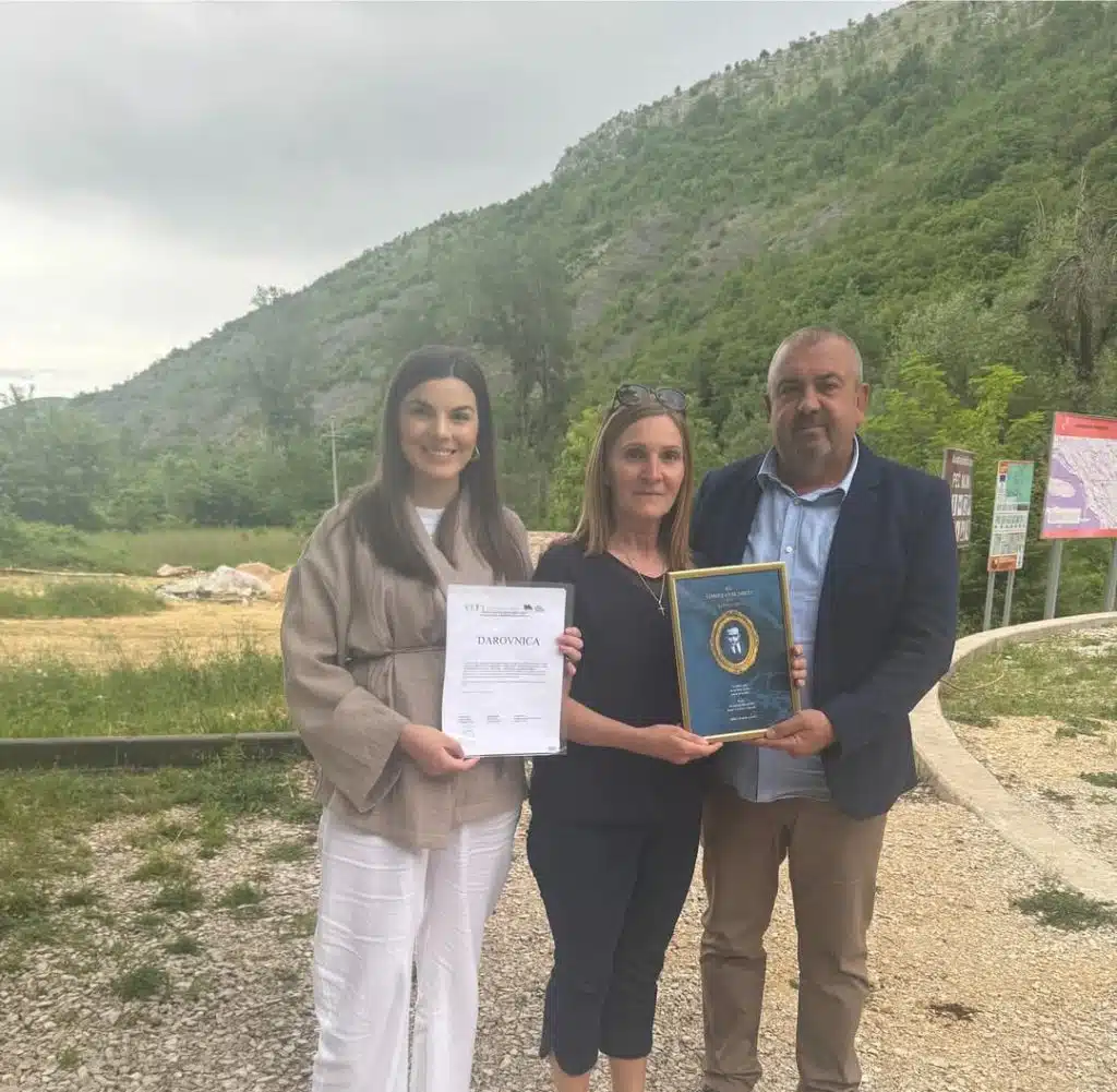 Donacija knjiga Kulturnom domu A. B. Šimić u povodu 1100. obljetnice Hrvatskoga Kraljevstva