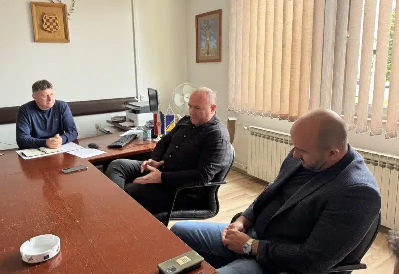Ministar Perić i predstavnici Udruge stočara HBŽ razgovarali o aktualnim izazovima u sektoru stočarstva