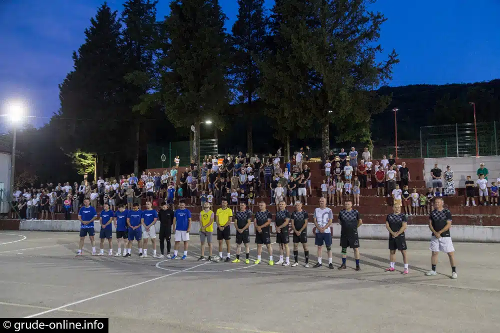 FOTO: Zvijezde i veterani u Ružićima u čast Mirkasu i Rudiću