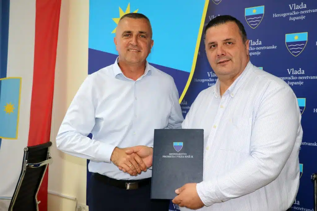 Potpisani ugovori za obnovu lokalnih prometnica u HNŽ-u vrijedni 1,65 milijuna KM