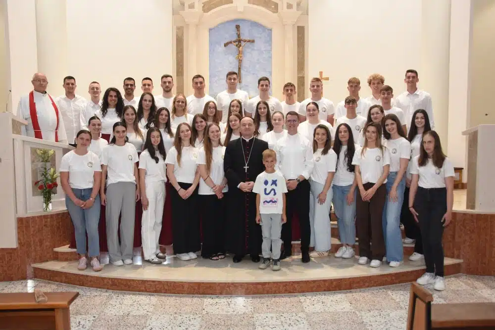Hrvatska katolička mladež iz župe Gradina izvela predstavu „Mladić i njegov Bog“