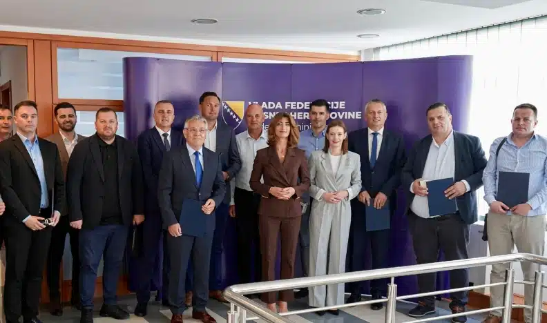 Potpisani ugovori: Za izgradnju i sanaciju cesta odobrena sredstva i općini Tomislavgrad i Upravi za ceste Hercegbosanske županije