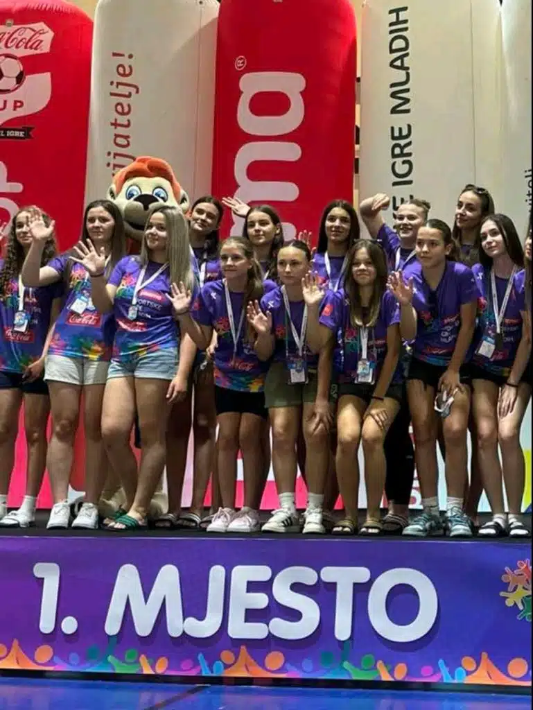 Djevojčice RK Izviđač Agram pobjednice Sportskih igara mladih BiH, dječaci drugi