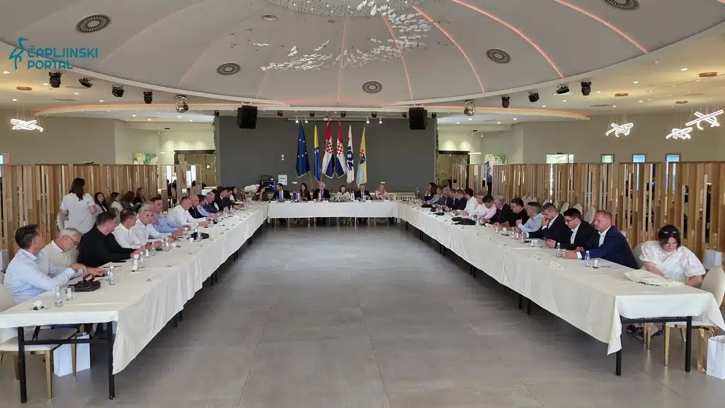 FOTO | U Čapljini u tijeku sastanak koordinacije načelnika, gradonačelnika i županijskih vlada FBiH