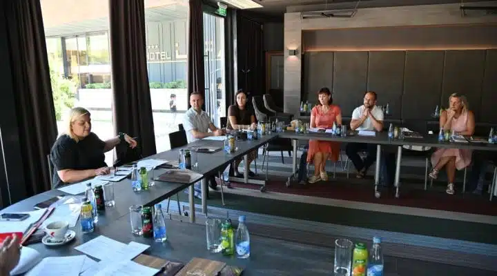 U Gradu Livnu i Općini Travnik održani sastanci na temu Poslovnika o radu zdravstvenih savjeta