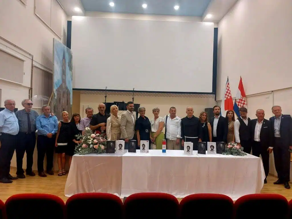 U punoj kinodvorani predstavljene knjige obitelji Barišić: “Sjećanja na Tomu” i “Fra Petar Urban Barišić”