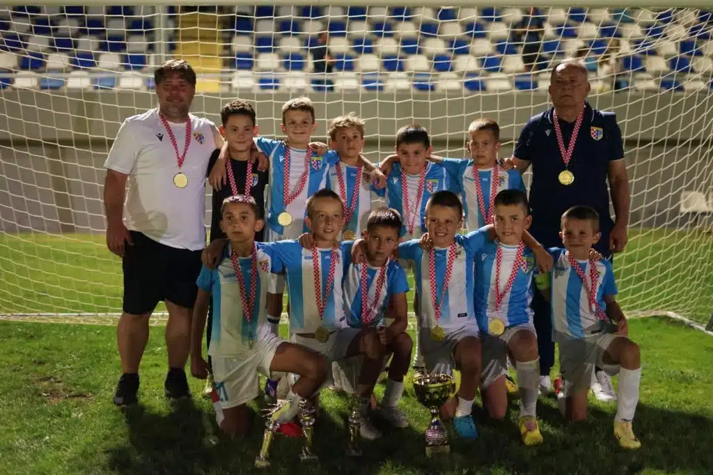 Kakva dominacija! Posuški mladići na turniru u Imotskom pomeli konkurenciju