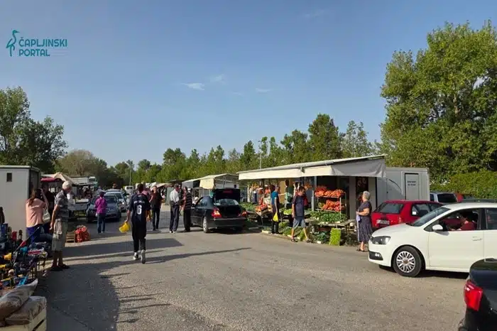 FOTO | Cijene na Veletržnici u Tasovčićima: Roga paprika 2 KM, patlidžan 1,20 KM, lubenica 0,70 KM, grožđe 2,20 KM