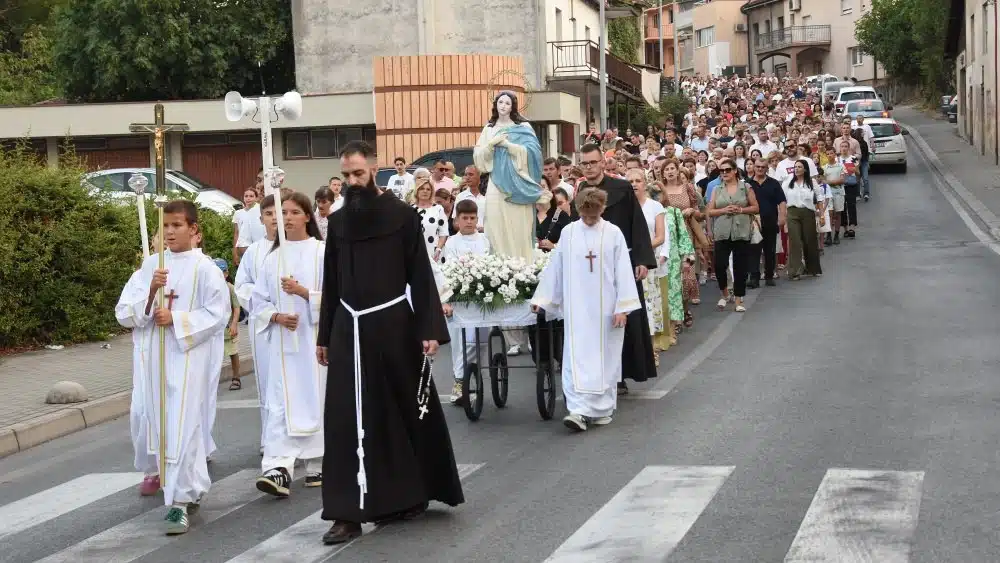 Čitluk: Na uočnicu svetkovine Velike Gospe održana procesija