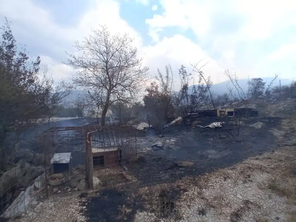 Požar u Neumu ugašen: Zakasnila i kiša i helikopter, ali nisu ljudi i na tome im HVALA!