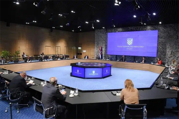 Vlada RH donijela Odluku o financiranju projekata i programa od interesa za Hrvate u BiH, na popisu i korisnici z Tomislavgrada, Livna, Kupresa…