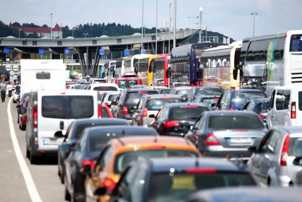 Vrhunac sezone godišnjih odmora, veće gužve na granici i prema moru…