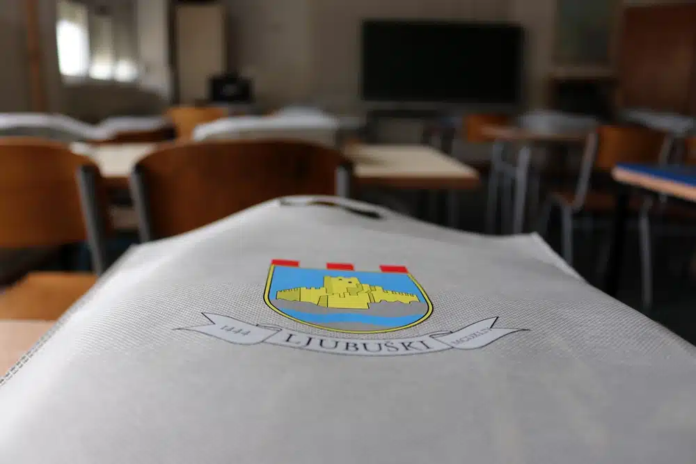 Grad Ljubuški: Isplaćene potpore za prvašiće, svim osnovnoškolcima bilježnice i školski pribor