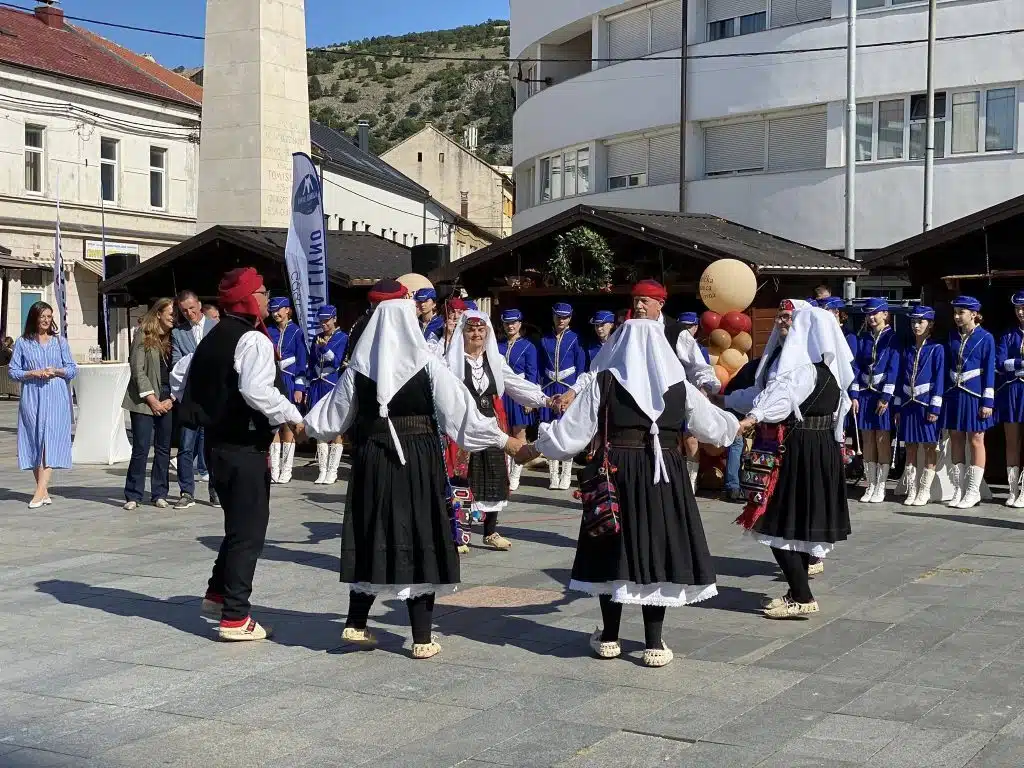 Sajam u Livnu okupio izlagače prehrambeno-poljoprivrednih proizvoda i tradicionalnih zanata